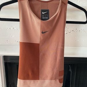 Nike Crop Top